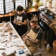 Creación de joyas con piedras preciosas