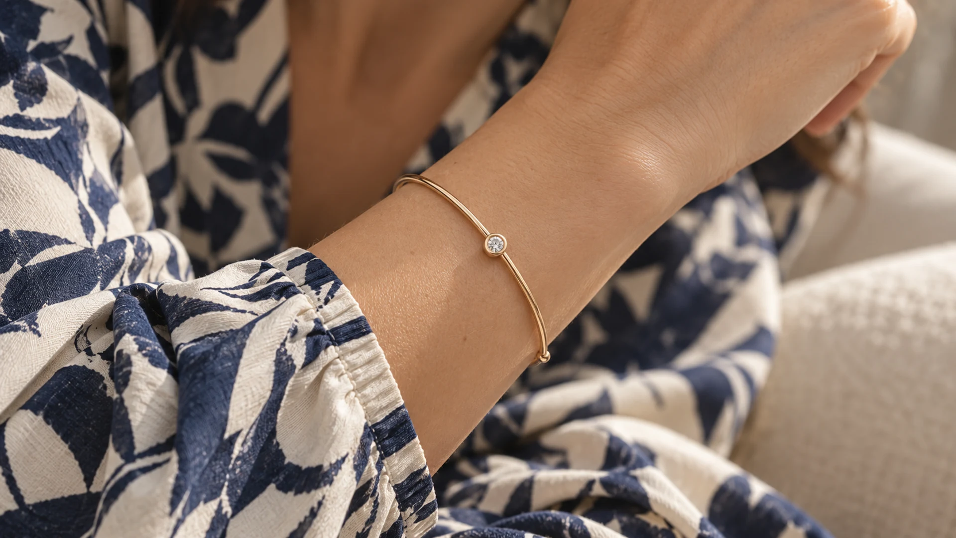 Joyas con prendas estampadas: dónde colocar el punto de atención